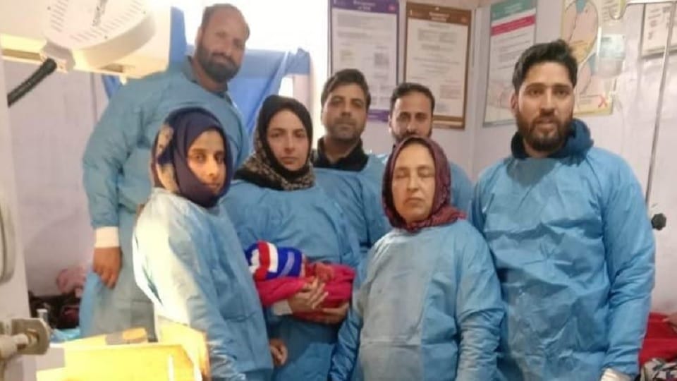 Kupwara: doctor got delivery done on video call from the staff
