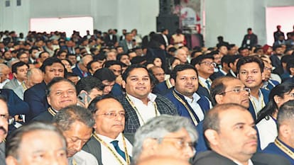 लखनऊ इन्वेस्टर्स समिट में मौजूद मेरठ के उद्यमी।