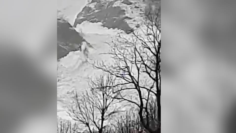 Glacier Break In Chamoli: Glacier broken near Lambagarh on Joshimath Badrinath Highway