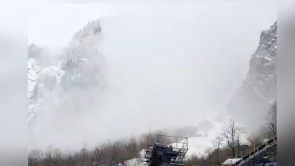 Glacier Break In Chamoli: Glacier broken near Lambagarh on Joshimath Badrinath Highway