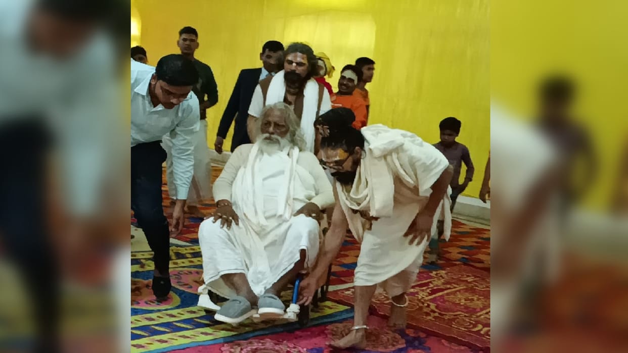 Ram Mandir Trust President Mahant Nritya Gopal Das reached Jhansi
