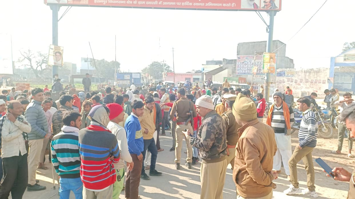 Death of contract lineman due to electrocution, ruckus by keeping dead body at power house, jammed