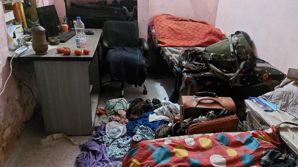 Private doctor was kidnapped and looted in the house, under the guise of showing a patient.