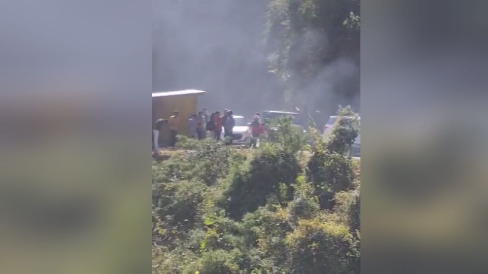 Dehradun: Haryana Tourist Ford Figo Car Caught Fire on Mussoorie Kimadi road