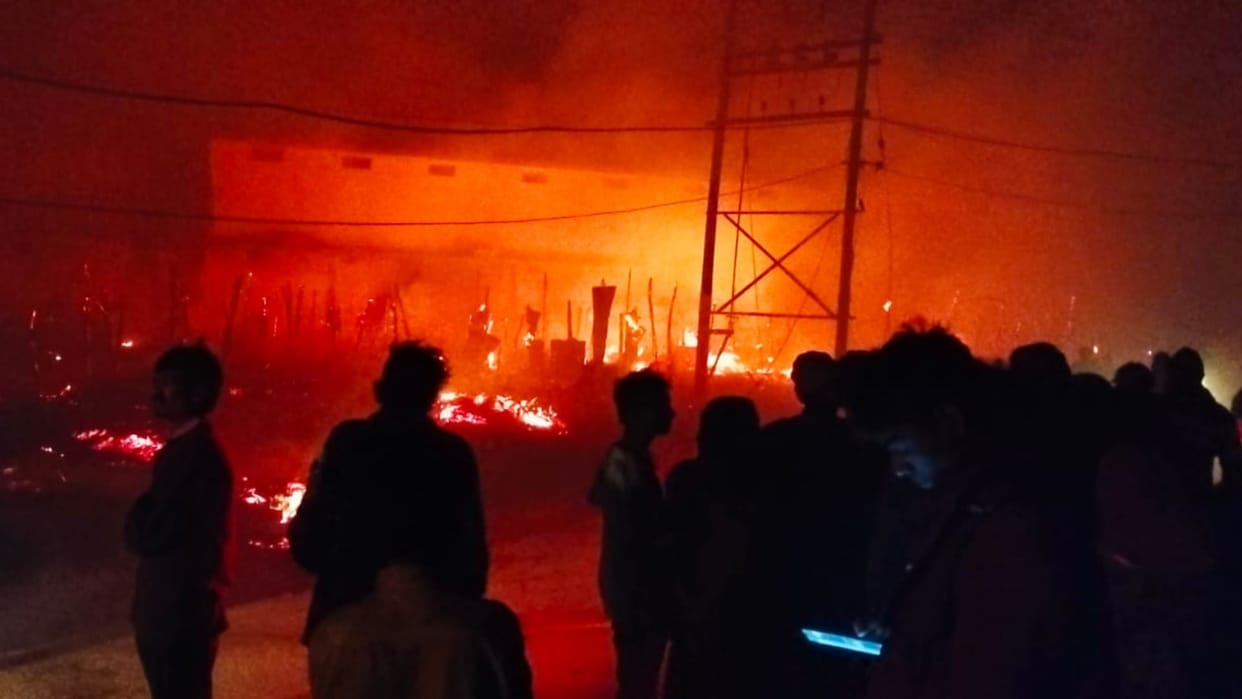 fire breaks out in slums in Bathri area of Haroli in Una himachal pradesh