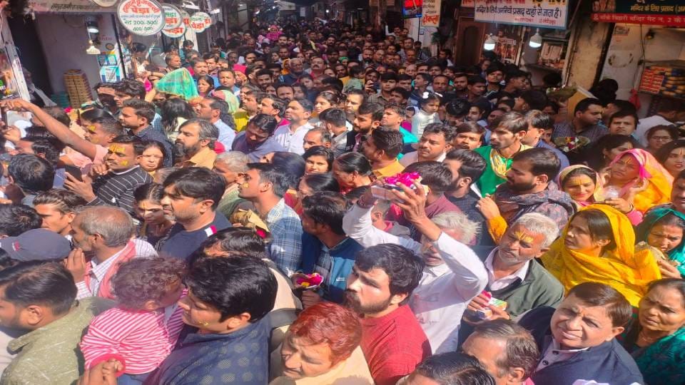 Devotees arrive at Radhavallabh temple to enjoy Holi of Gulal in Vrindavan at Mathura