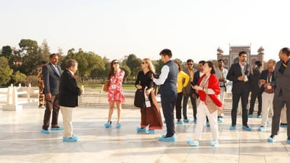 guests of G-20 countries visited Taj Mahal in agra and were amazed to know about its conservation