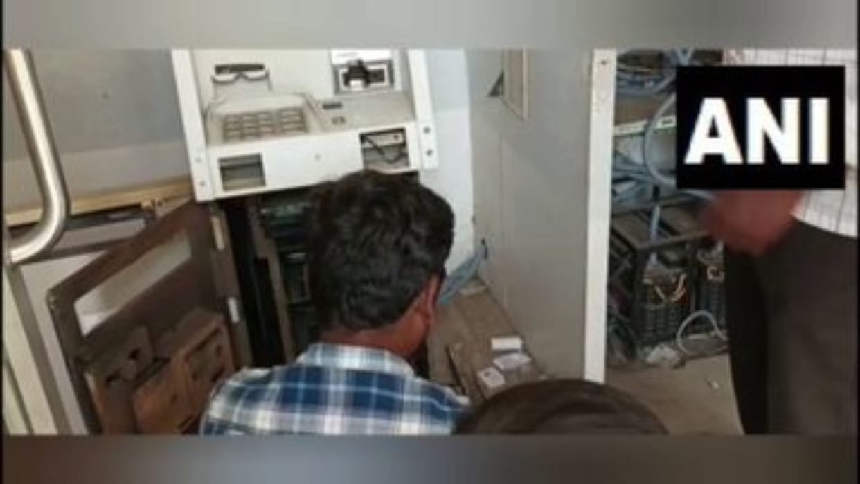 gang robbed four ATMs of Rs 70 lakh in one night in Tiruvannamalai
