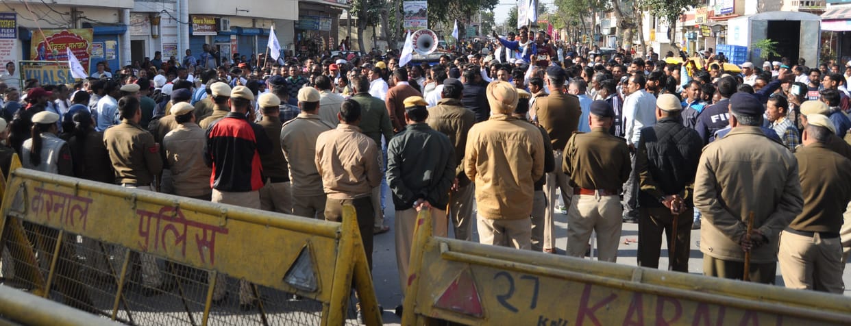 Police stopped the employees traveling to CM residence by putting barricades