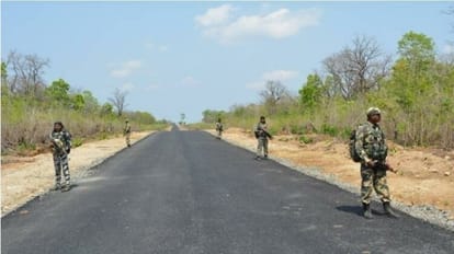 बीजापुर में बासागुड़ा-तर्रेम सिंगल लेन सड़क बन चुकी है।