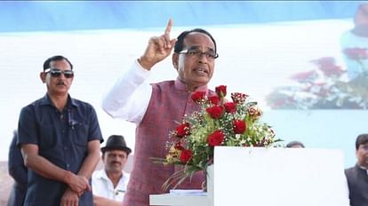 MP News: गोविंद सिंह के बयान पर CM बोले- कांग्रेस के लिए नेहरू-गांधी खानदान के अलावा दूसरा कोई महापुरुष नहीं MP News: On the statement of Govind Singh, CM said – For Congress, there is no other great man other than Nehr