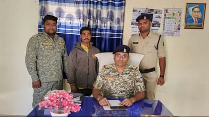 पुलिस की गिरफ्त में आरोपी