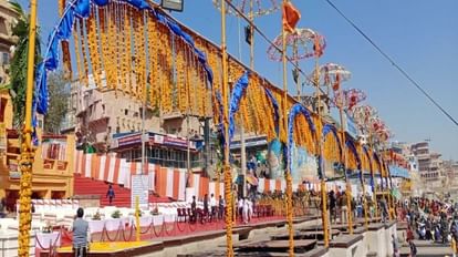 Varanasi Weather News: थोड़ी ठंड है, थोड़ी उलझन... फरवरी में यह कैसा दिन आया, पारा 31 के करीब है दशाश्वमेध घाट पर दोपहर में सन्नाटा