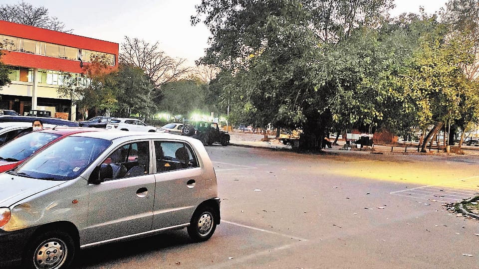 All 89 paid parking lots in Chandigarh will now be operated by banks