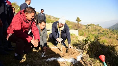 CM Dhami Pauri Visit did meditation and yoga went on morning walk met the village people Uttarakhand news