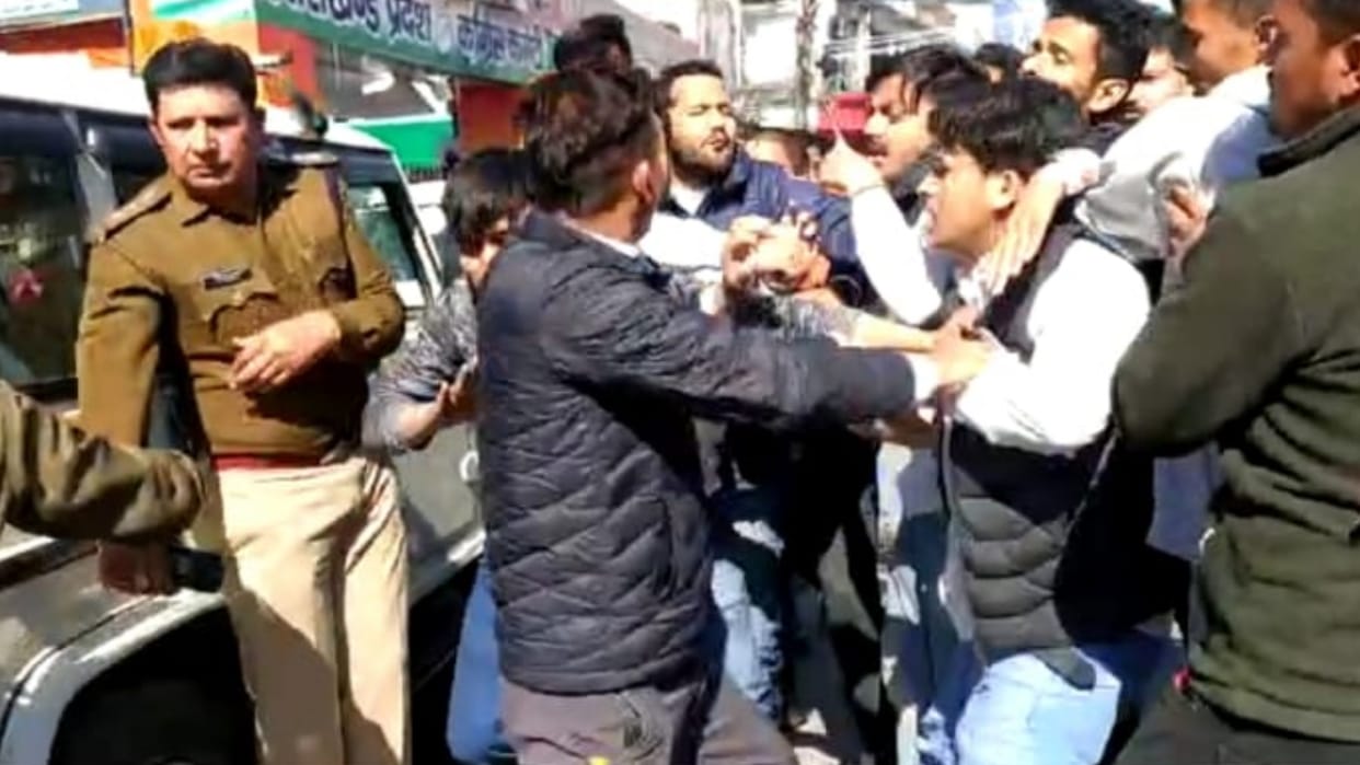 Dehradun lathicharge: Clash between two NSUI factions Case File against youth protesting at martyr memorial