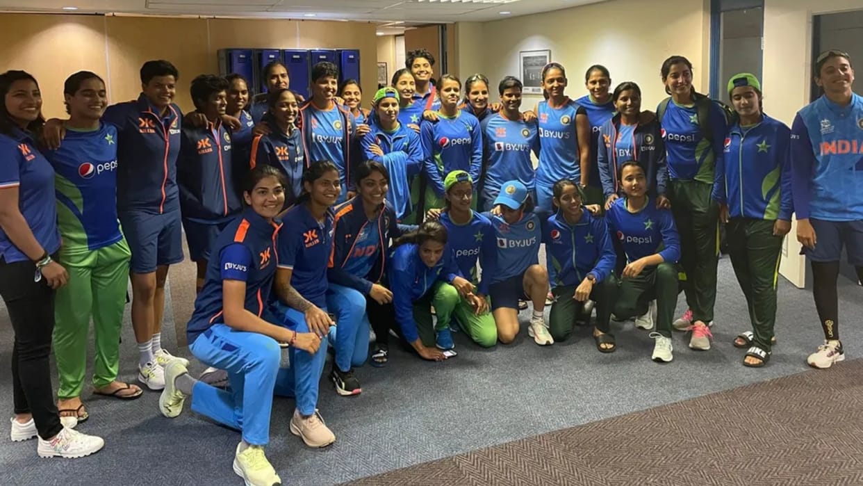 India and Pakistan Players meet in dressing room after Women's T20 World Cup Match