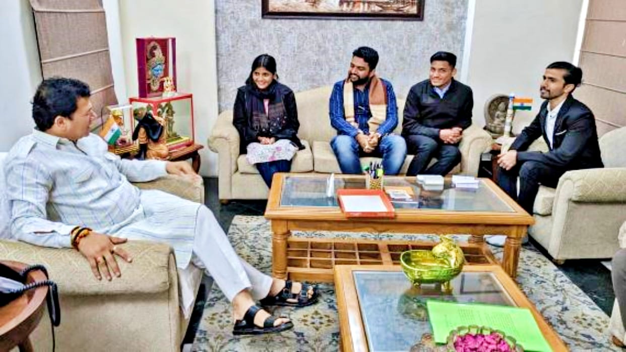 central minister Kailash Chowdhary met JNU topper Ankesh Bhati