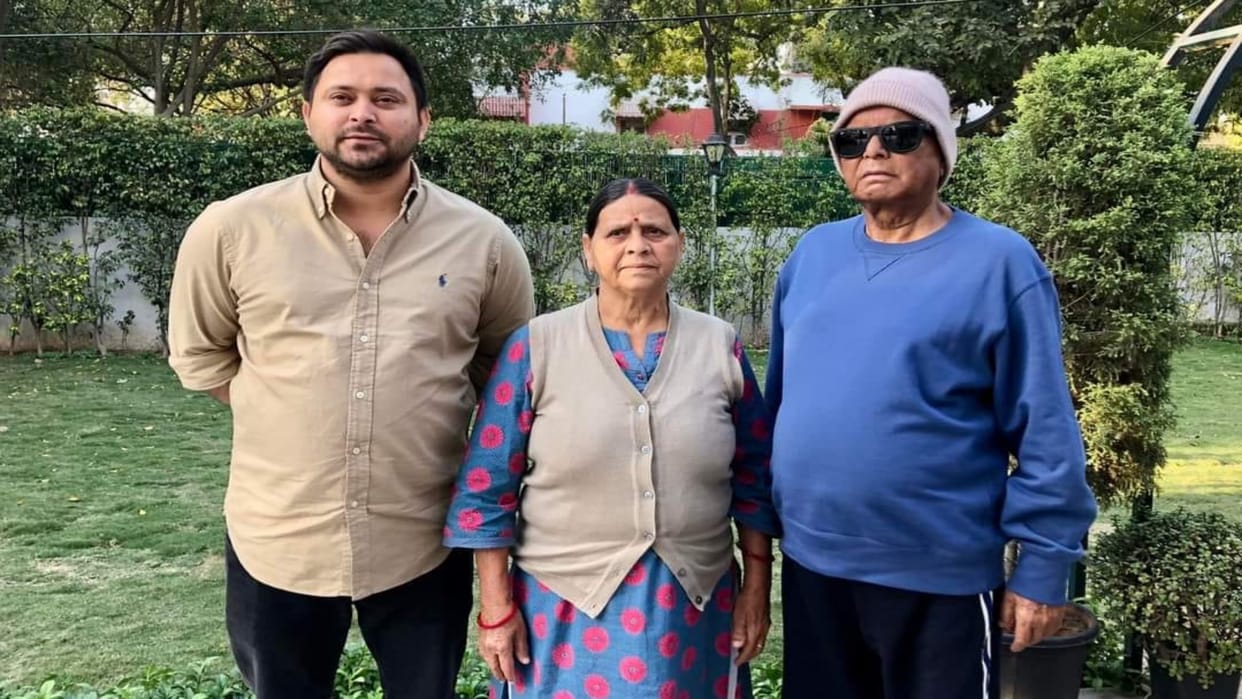Land for job scam ED raid on lalu yadav daughter son places 53 lakh cash and 2 kh gold seized