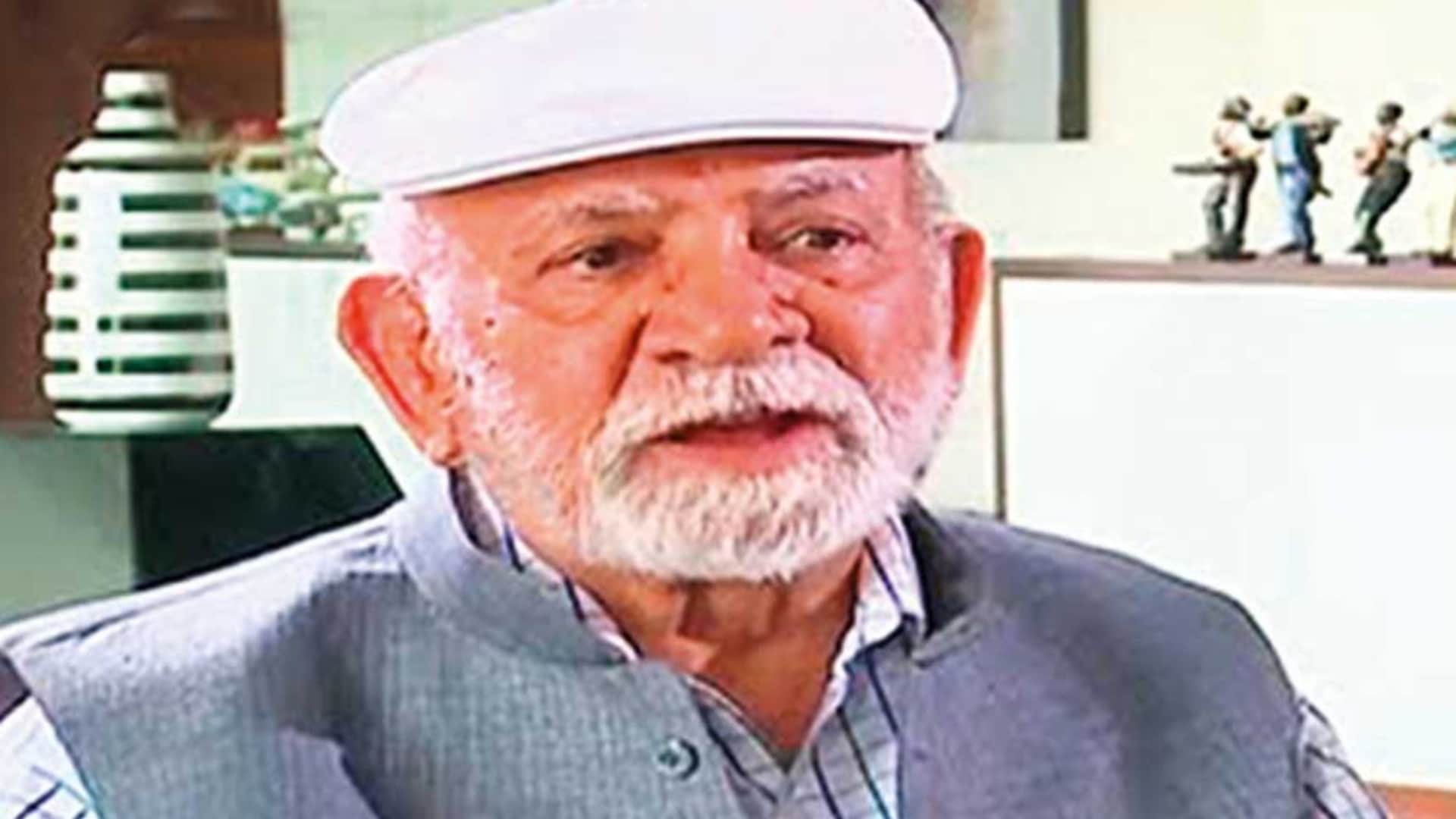 Lekh Tandon pathaan actor Shahrukh khan used to bow down at the feet director gave him first break bollywood