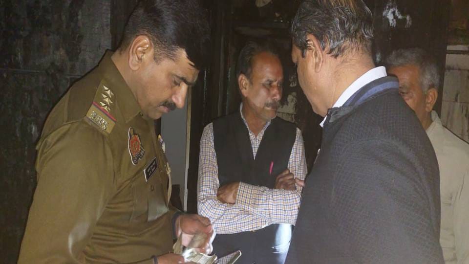 Woman Burnt Alive To Death Custom officer mother kept sleeping on bed in agra fire case