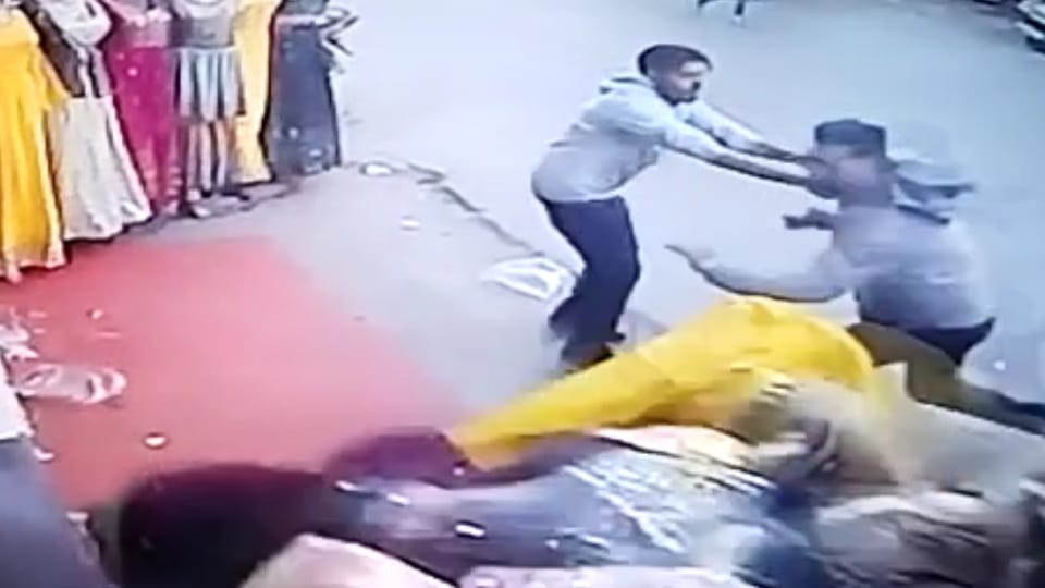Speeding Thar went out of control in Chowda Bazar in Ludhiana