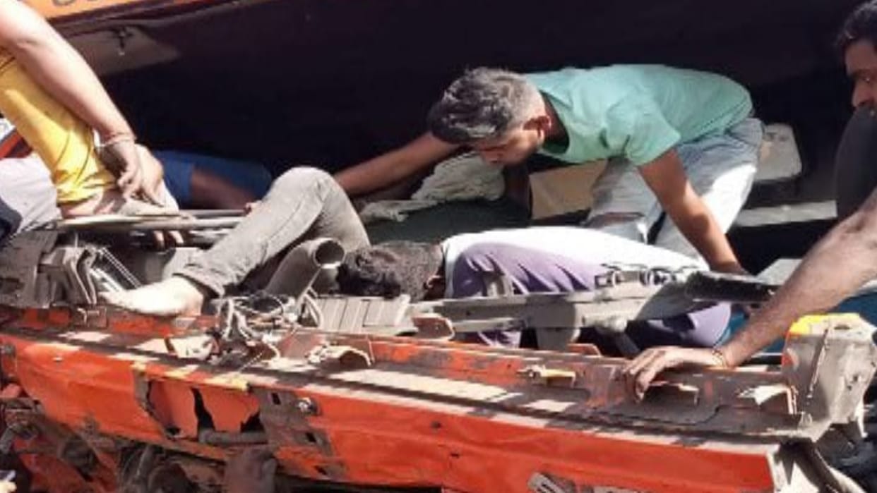 truck driver injured due to trailer collision in chhattisgarh sakti