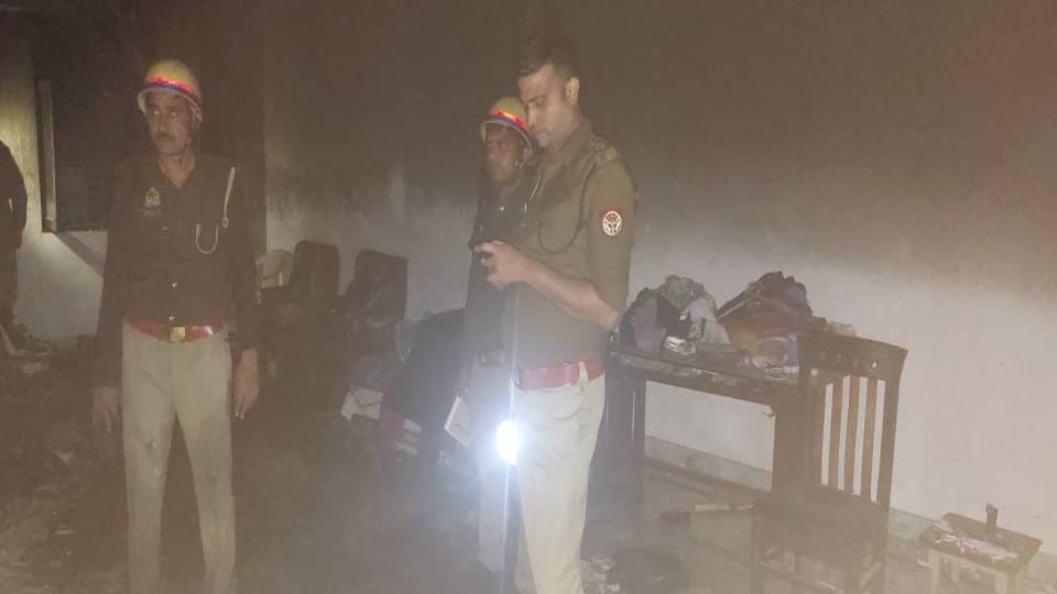 Woman Burnt Alive To Death Custom officer mother kept sleeping on bed in agra fire case