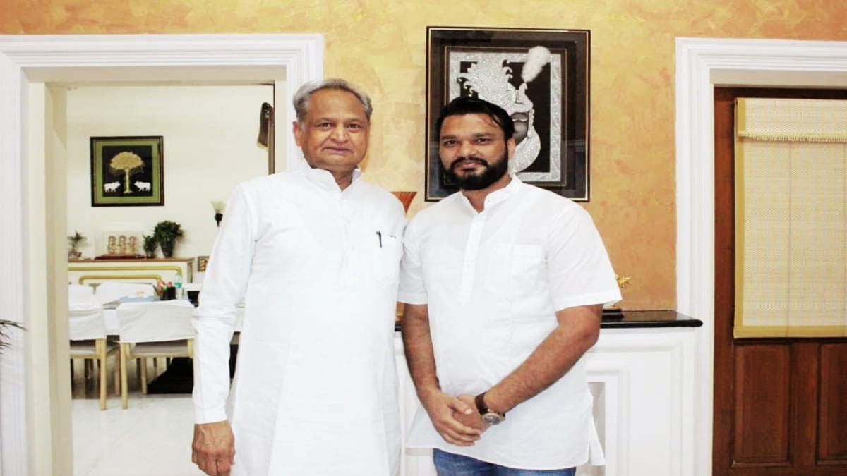 Rajasthan: elhi police crime branch investigated Rajasthan CM Gehlot's OSD Lokesh Sharma for Audio Tape Source