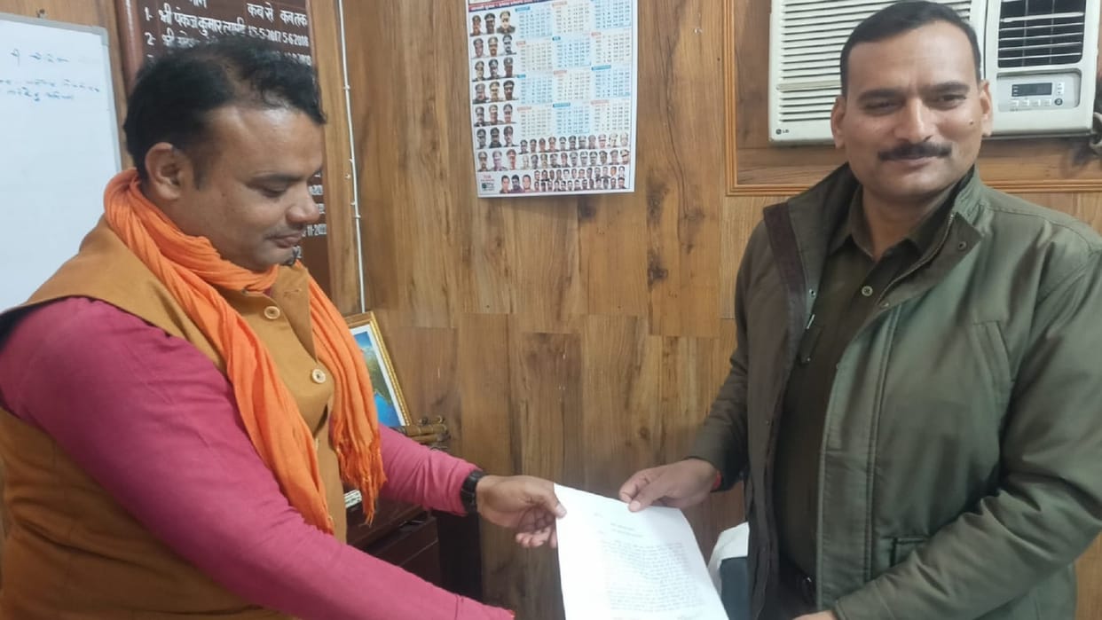 Vikas Tyagi state convenor of Bajrang Dal said sentiments of Hindus were hurt by statement of Arshad Madani