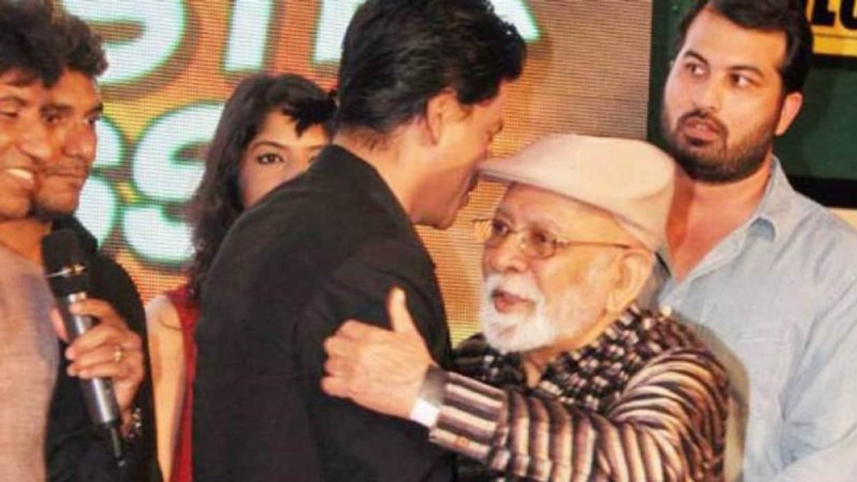 Lekh Tandon pathaan actor Shahrukh khan used to bow down at the feet director gave him first break bollywood