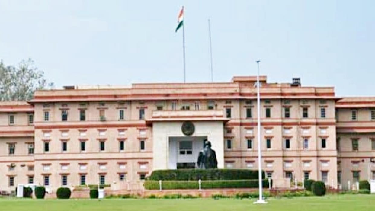 Theft in the temple located at the Government Secretariat