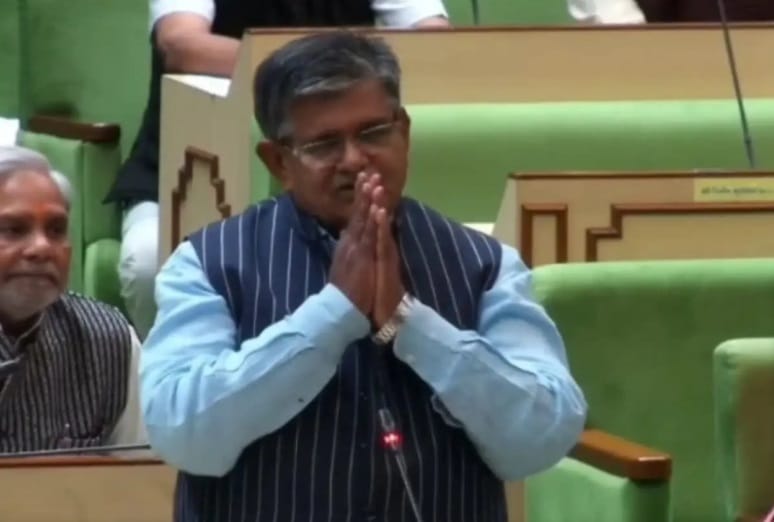 Politics: Gulabchand katariya got emotional in Rajasthan Assembly, speaker cp joshi gave Red Rose to governor