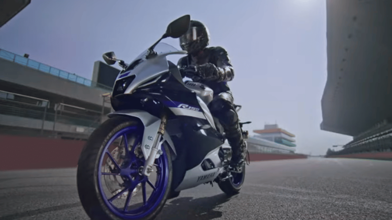 Yamaha R15 V4 Dark Knight Edition Launched in India Know Price Features Specs