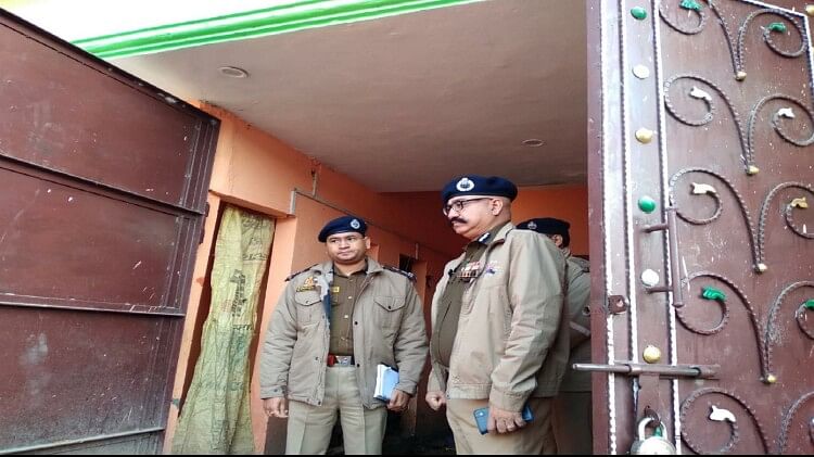 दूसरी के प्रेम में पति बना हैवान: वैलेंटाइन डे पर प्यार करते-करते बीवी को मार डाला, बोला-नसरीन न होती तो मैं.. मौके पर जांच करती पुलिस।