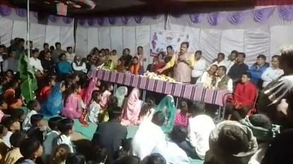 MP Vikas Yatra: आगबबूला हुए BJP के वन मंत्री, कहा- दारू पीकर आए हो, कांग्रेस ने भेजा है, पुलिस तुम्हारे... आगबबूला हुए BJP के वन मंत्री