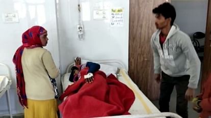 Betul: बेटी के प्रेम विवाह की सजा, विधवा मां को सुनाया तुगलकी फरमान, बोले– समाज में रहना है तो... अस्पताल में भर्ती महिला