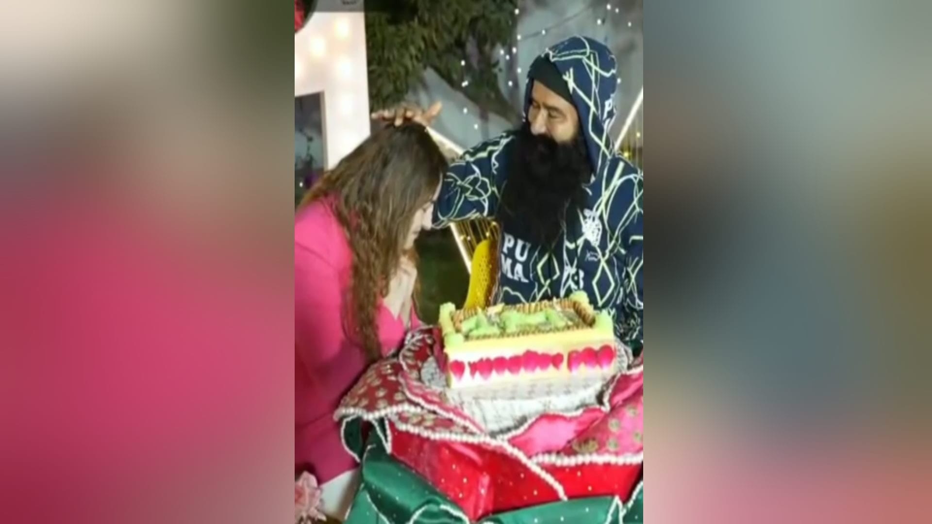 Baghpat: Honeypreet cut the cake with Ram Rahim in a new style on Valentine Day