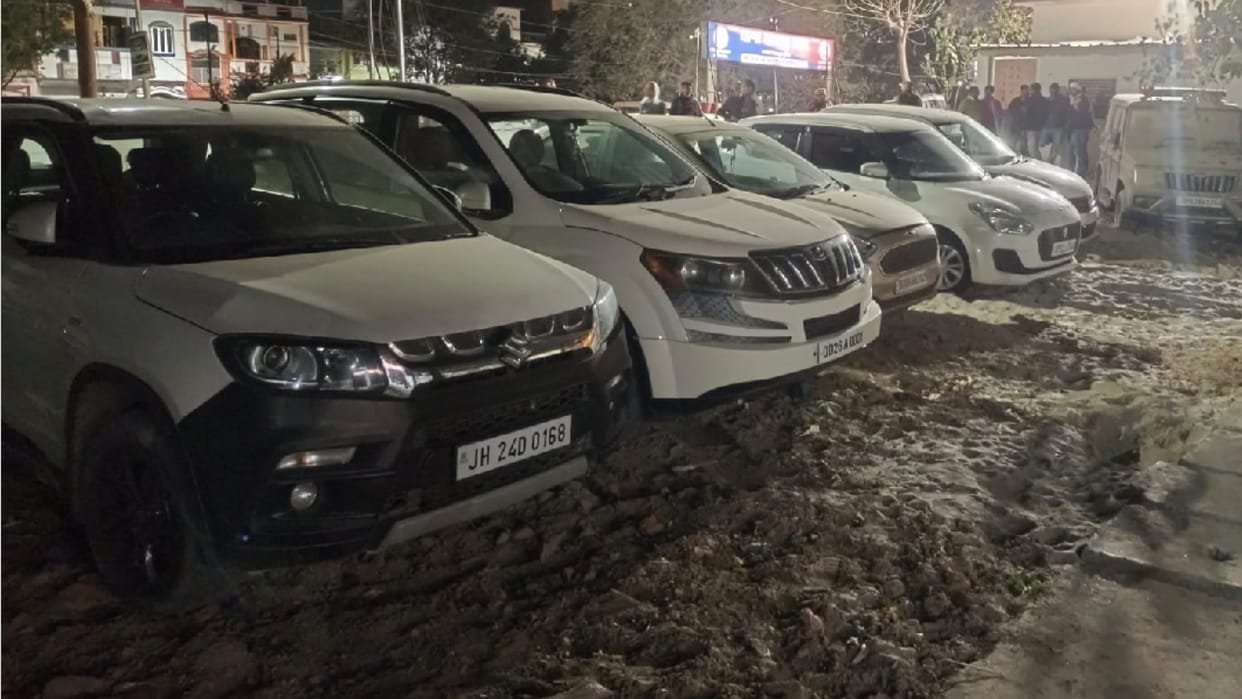 Seven liquor smugglers arrested for sending stolen vehicles to Bihar