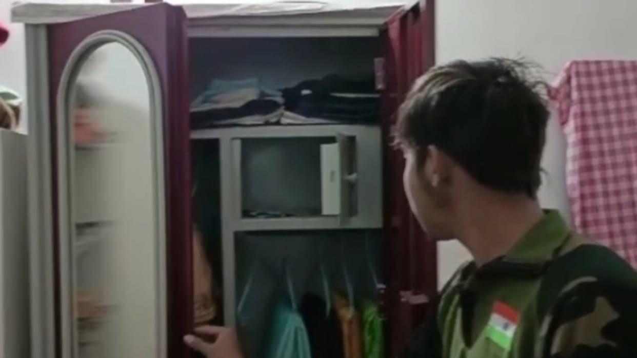 burglary suspect was caught with help of sniffer dog bagha in korba
