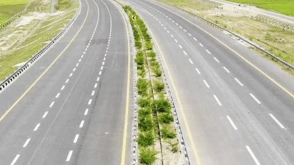 Agra Lucknow Expressway will be restricted tomorrow.