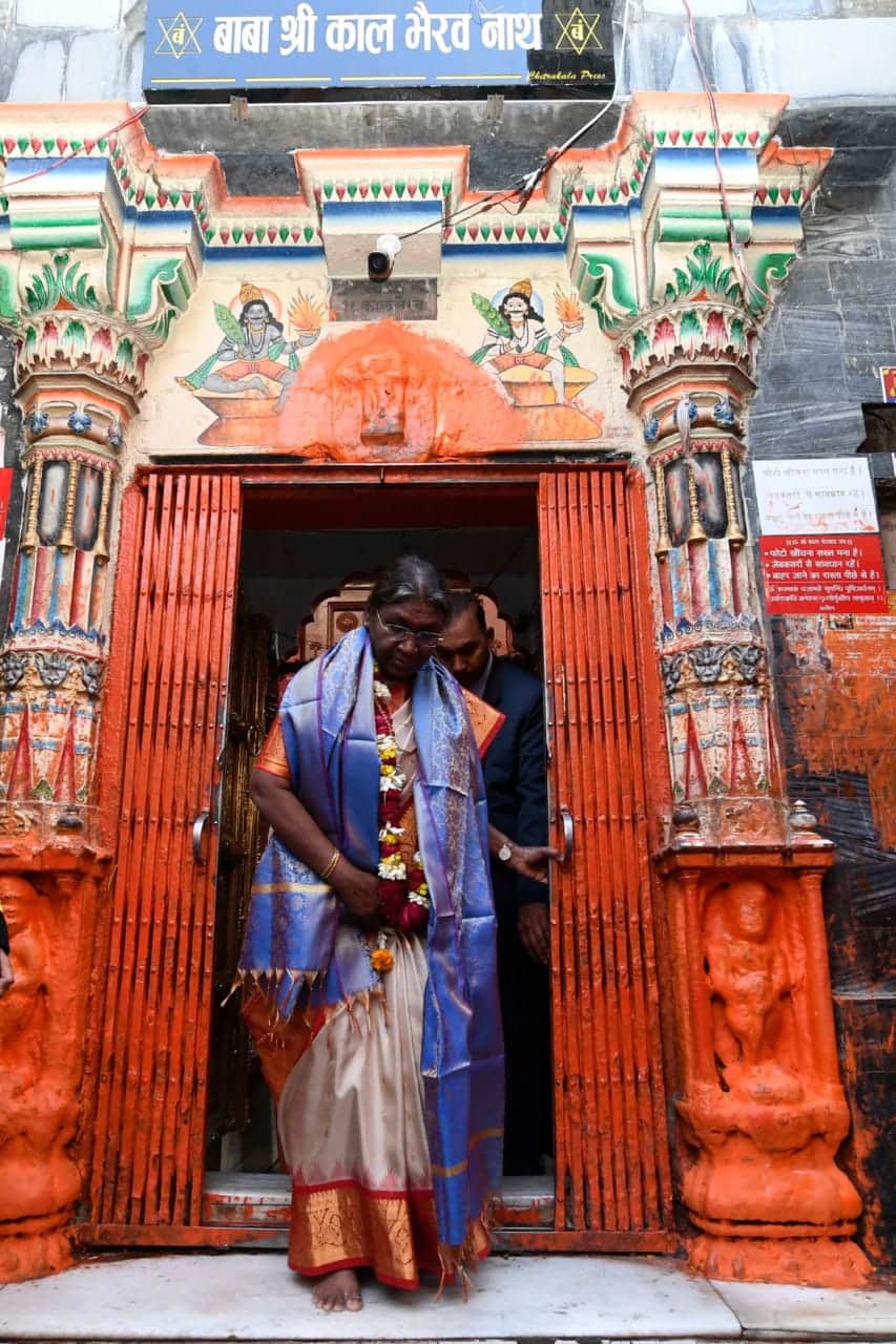 world tourism day Banaras is only city in india where 8 lakh devotees visit its 9 temples every day