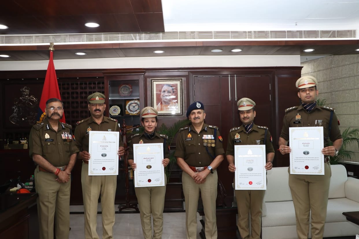 Abbas Ansari and Nikhat Ansari Case, Four police personnel including Chitrakoot SP honoured by DGP