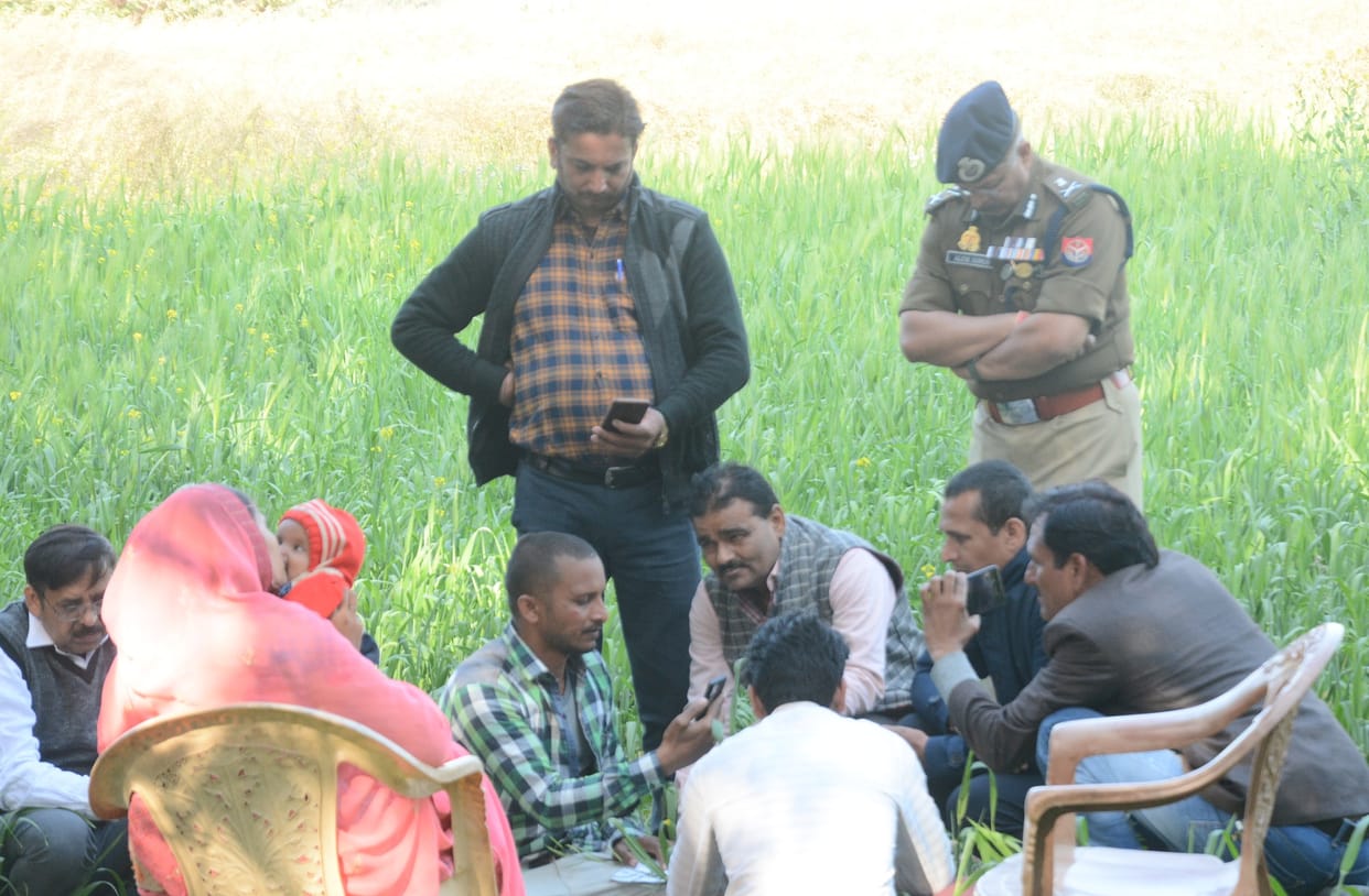 Kanpur fire Case, after 24 hours the dead bodies of mother and daughter, Matha SDM and Lekhpal suspended