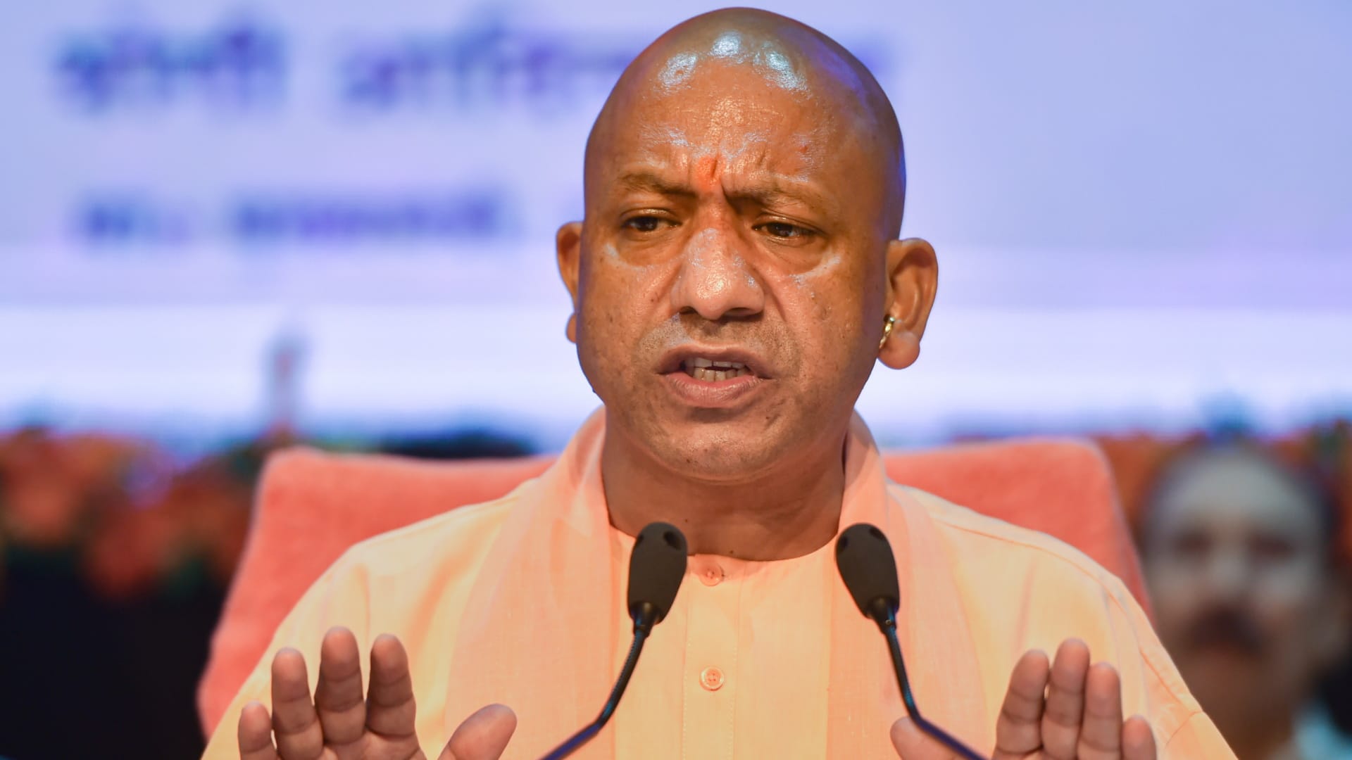 CM Yogi Adityanath kanya pujan during navmi 2023 in gorakhnath temple