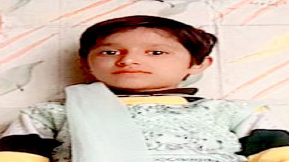 Consumed poison with two daughters as medicine for fever woman and one daughter died in mathura