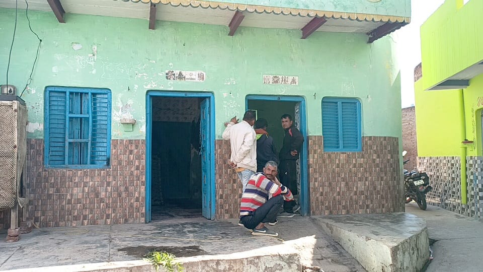 Consumed poison with two daughters as medicine for fever woman and one daughter died in mathura