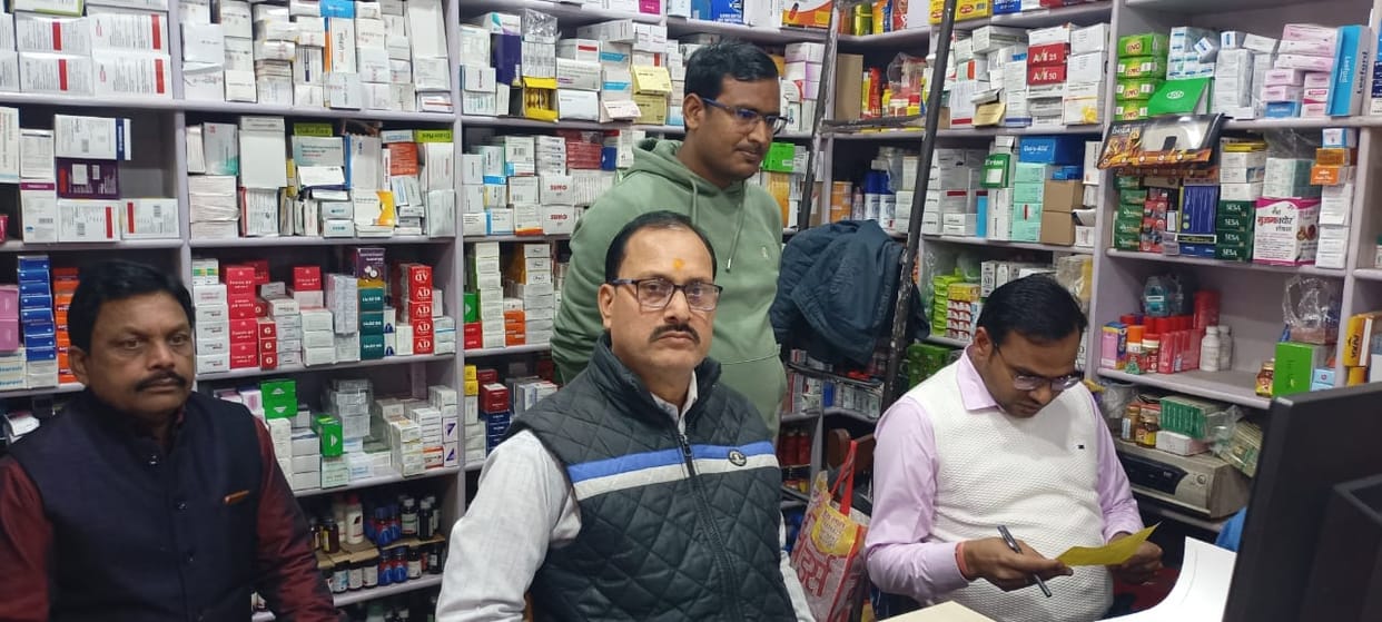 Two drug stores running without license holder were closed