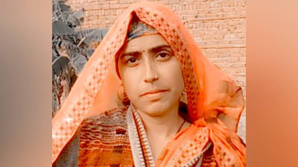 Mother consumed poison medicine with two daughters in Mathura two died condition of one daughter is critical