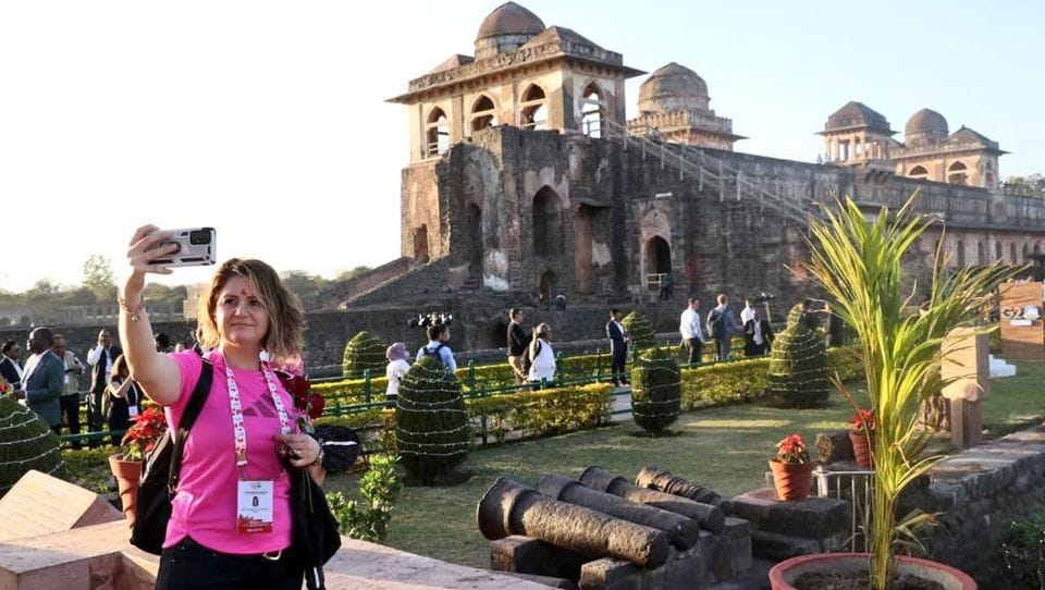 g20 summit indore rani rupmati mandu valentine day